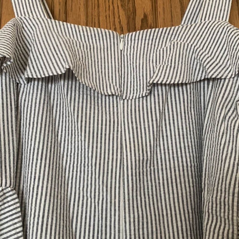 Halogen Seersucker Off the Shoulder Top - Picture 5 of 8